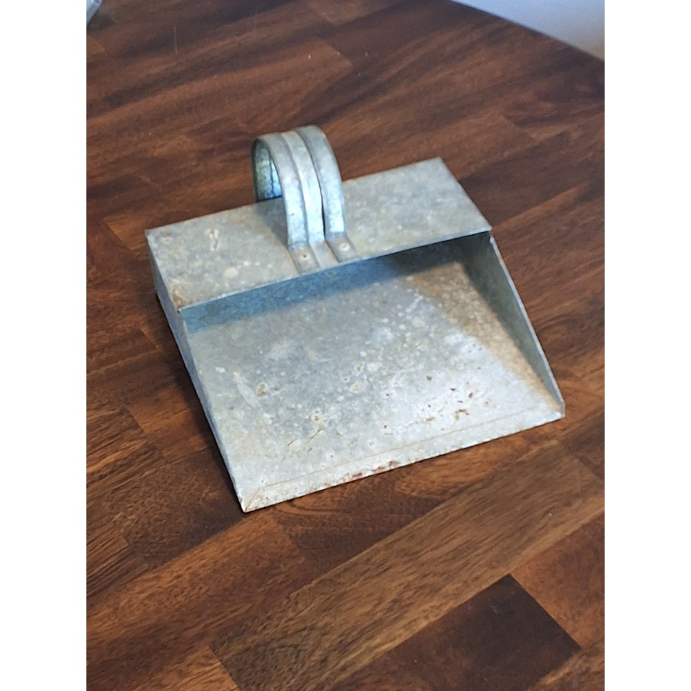 Vintage Galvanized Metal Grain Scoop Farmhouse Primitive Feed Shovel Decor